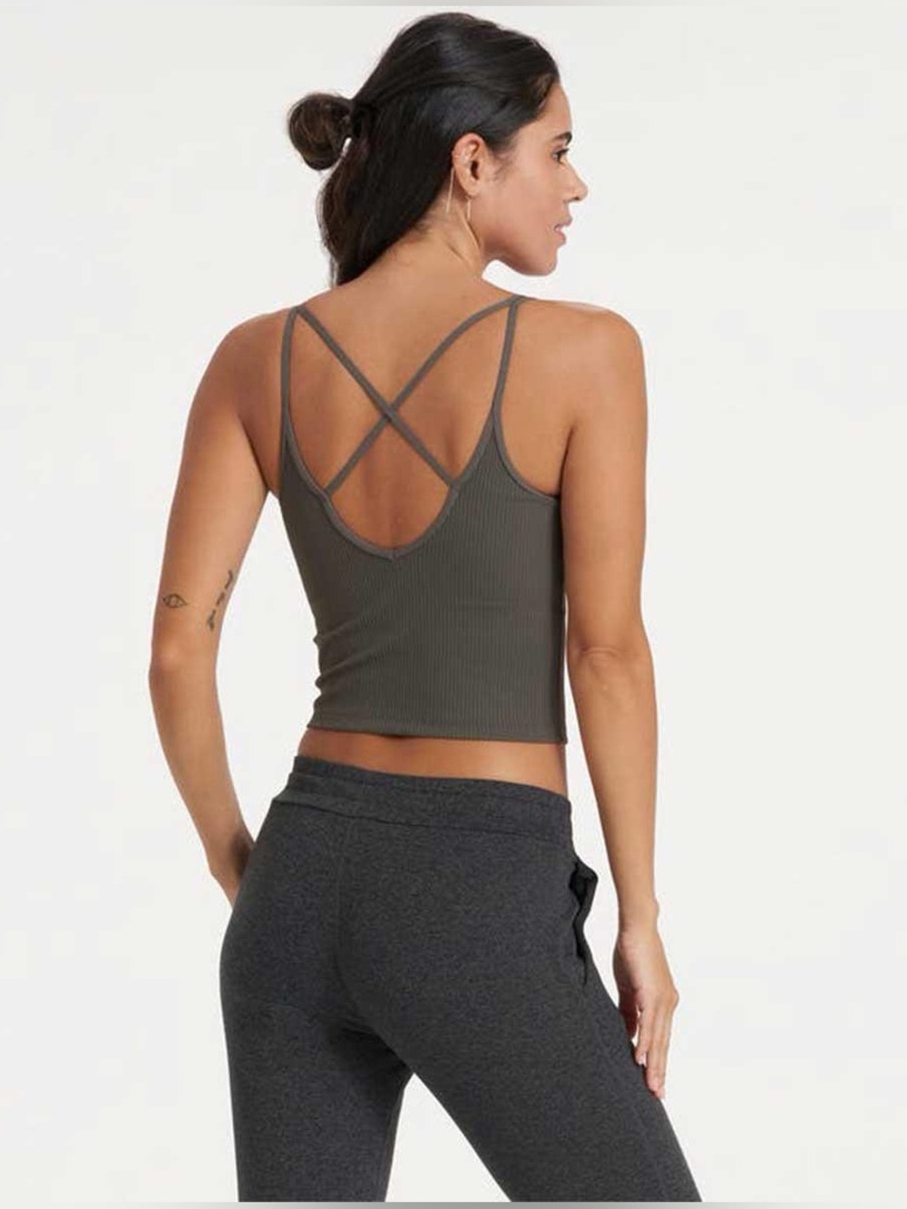 Vuori Rib Crop Top - Picture 2 of 11